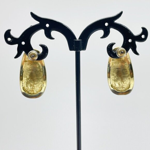 Cream Enamel Half Hoop Earrings Gold Tone Classic Career Cosplay LARP Holiday - Picture 7 of 7